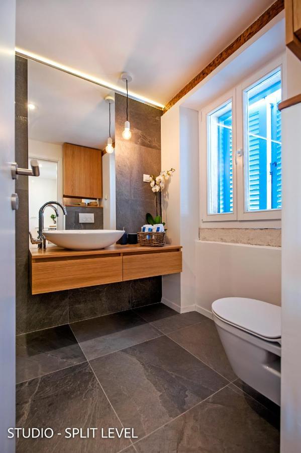 Porta Azzurra Apartments ロヴィニ エクステリア 写真